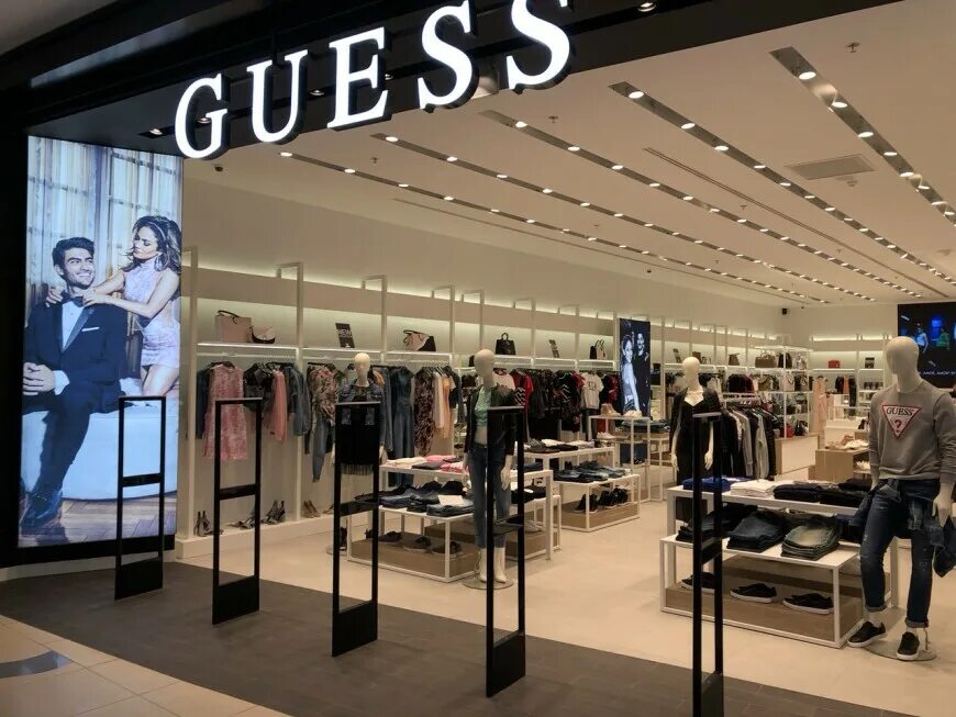 Сайт интернет магазина guess. Гесс Самара Космопорт. Guess одежда. Гесс магазин одежды. Guess интернет магазин одежда.