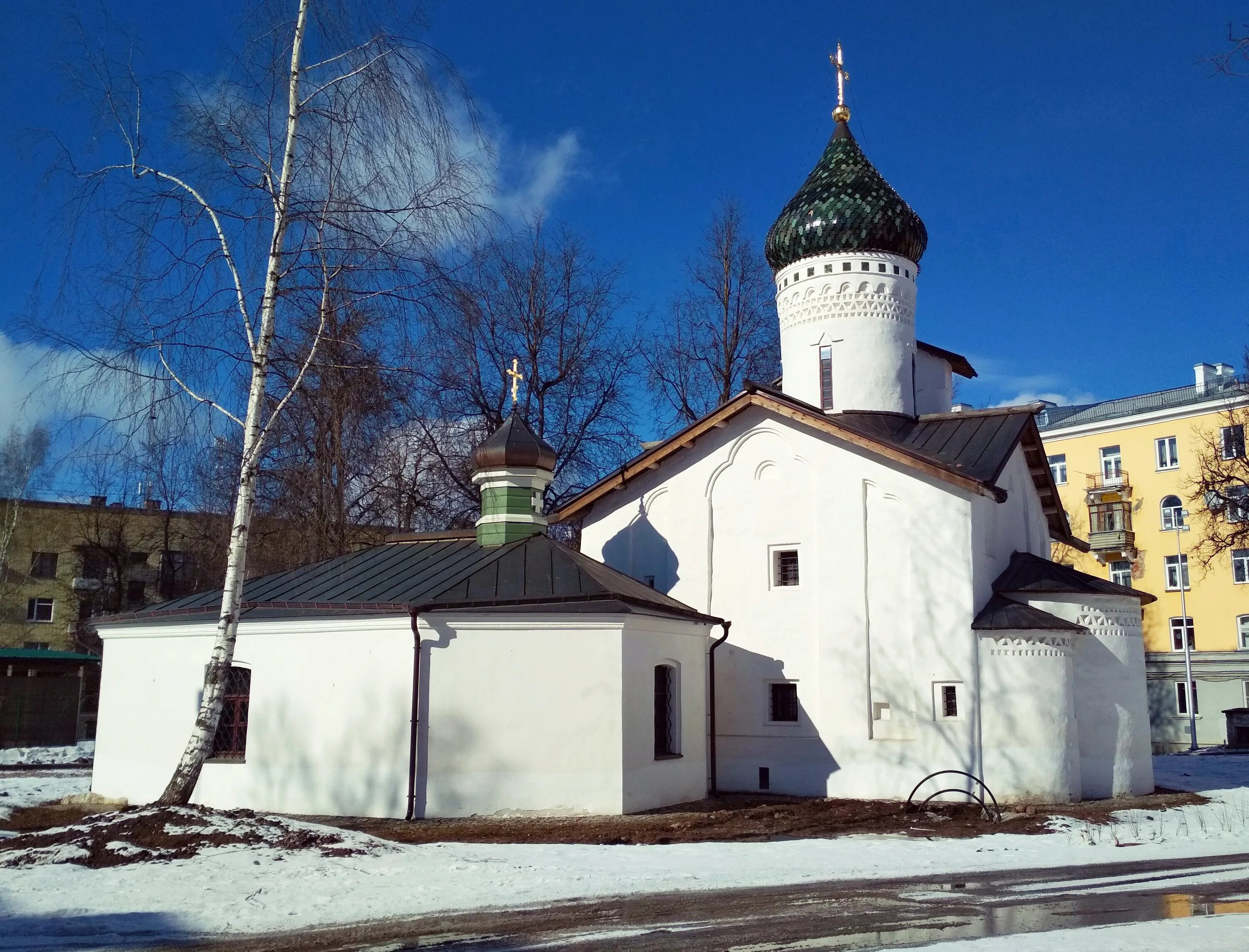 Храм сергия радонежского псков. Сергия радонежского с залужья. Храм сергия радонежского с залужья псков. Церковь сергия с залужья (1582—1588). Церковь сергия радонежского псков.
