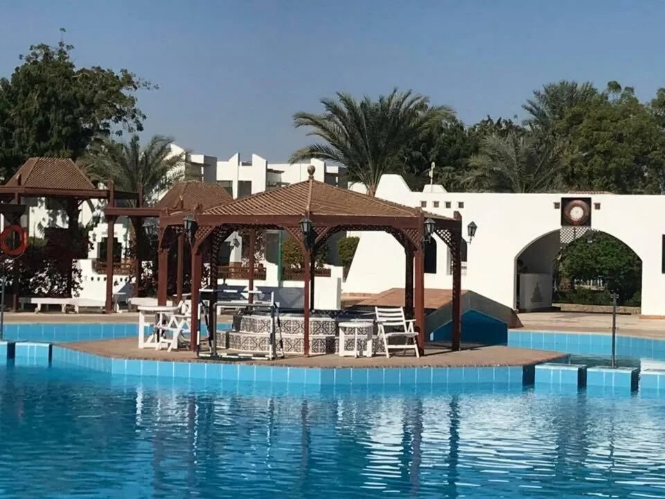 Бур сафага египет. Египет менавиль сафага 4. Египет менавиль сафага 4. Paradise abu soma фото. Menaville safaga пляж.