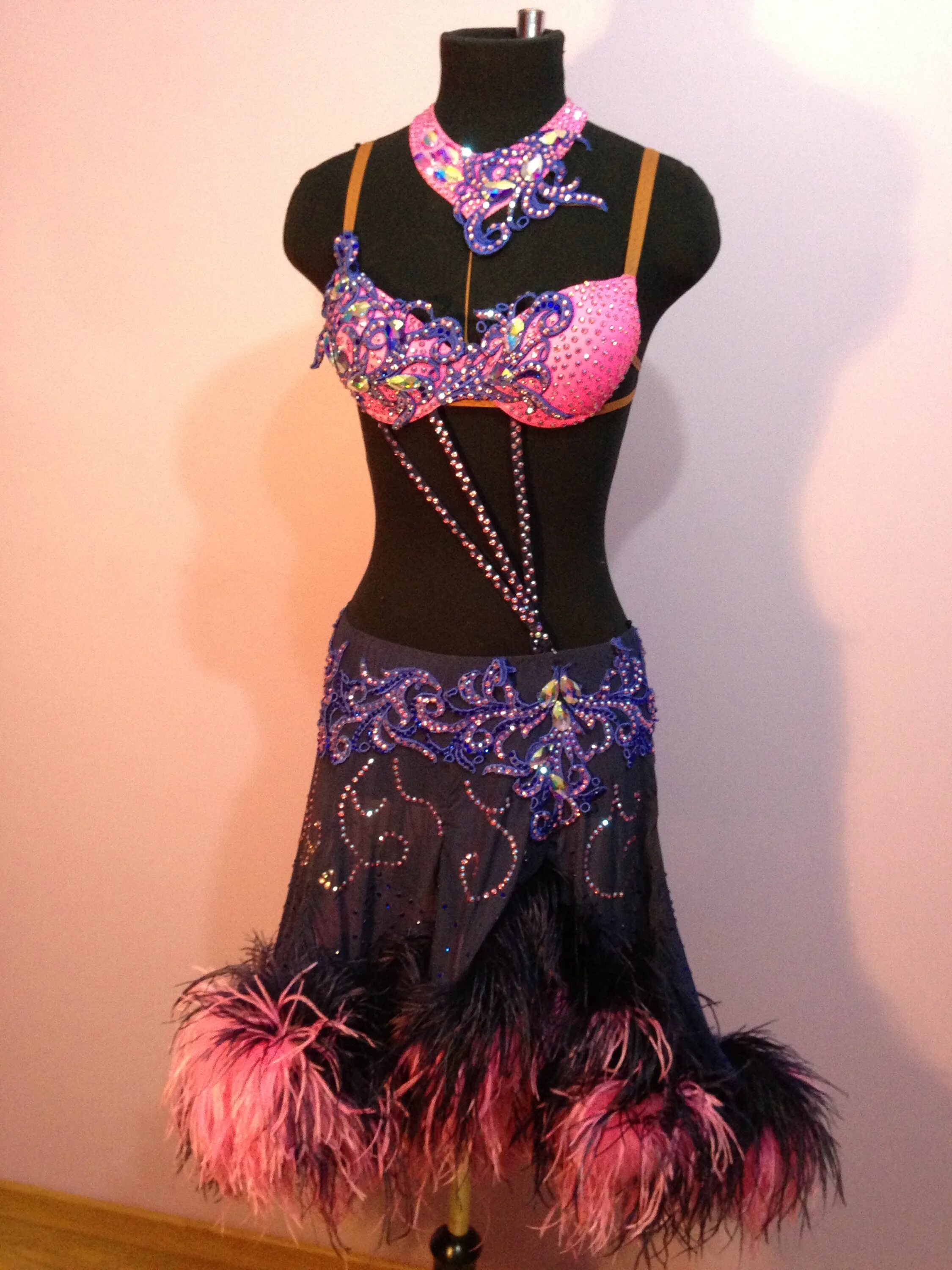 платье латина ю2 черное. бальные платья ю1 латина. асти бальные платья ю2 латина. платье для латины ю2. платье для бальных танцев латина ю1.