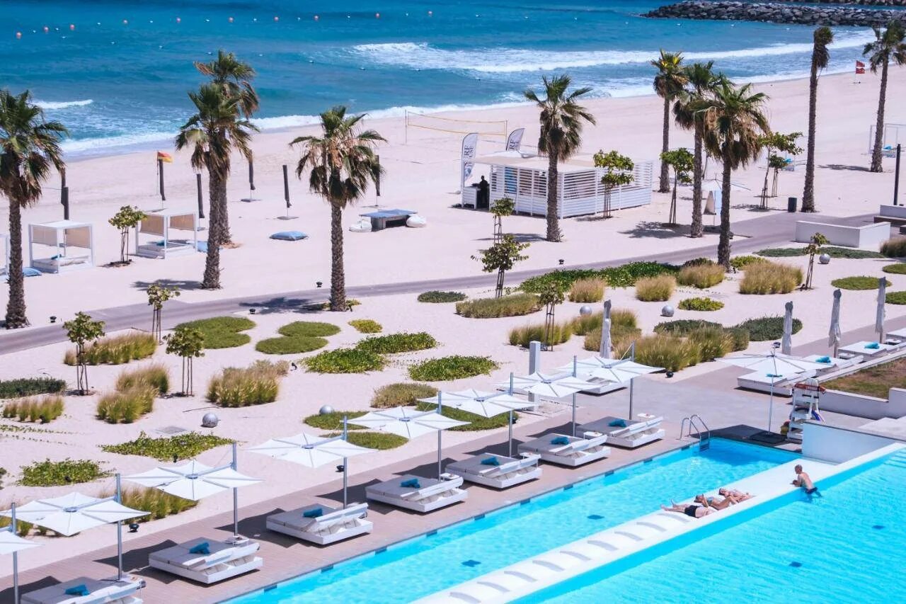 Nikki beach resort spa. Nikki Beach Resort Spa Dubai 5. Пляжный клуб Nikki Beach Дубай.