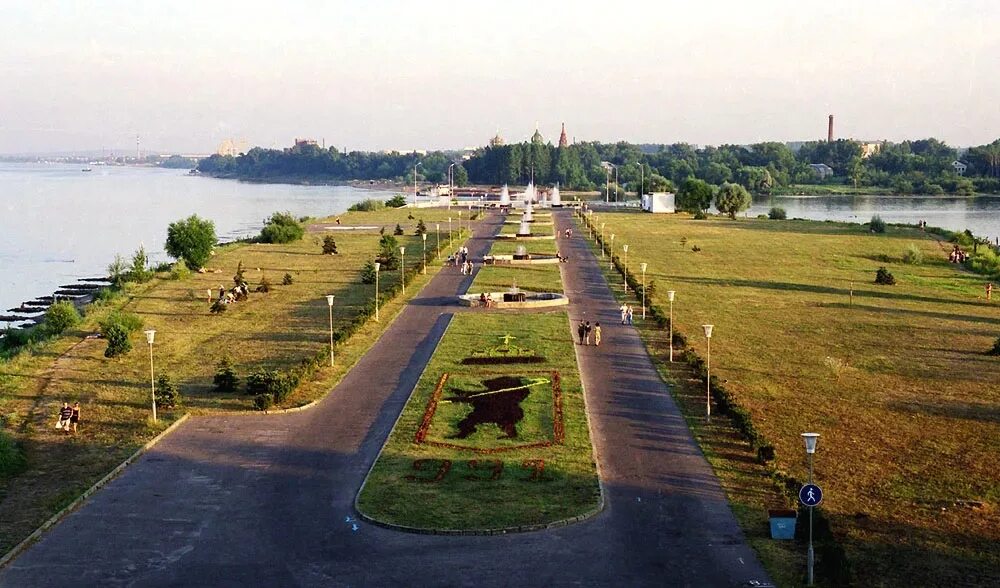 Ярославская стрелка. Стрелка Ярославль. Стрелка Ярославль 1970. Парк на стрелке Ярославль. Ярославль набережная стрелка.