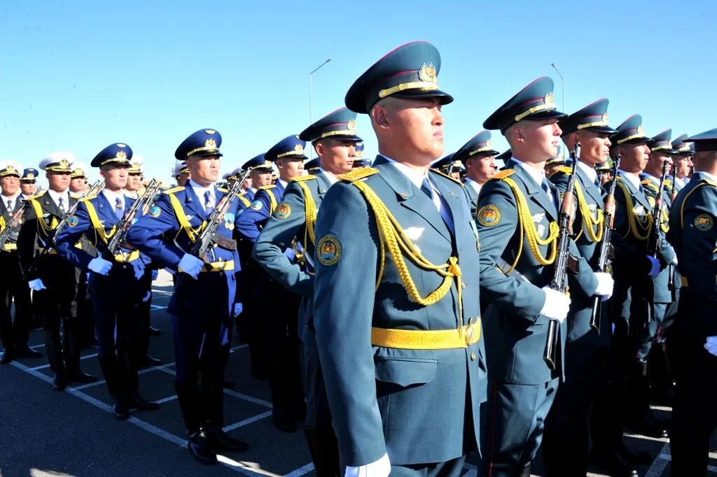 казахстанские офицеры. офицер запаса в казахстане. офицер запаса. военнослужащие казахстана. офицер запаса в казахстане.