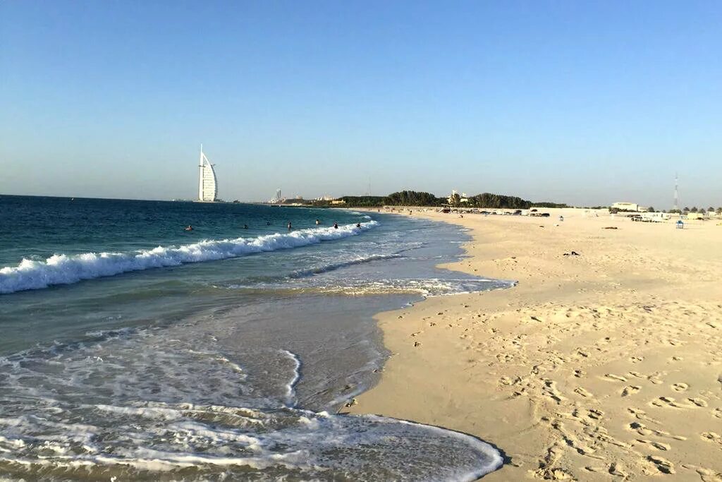 Пляж аль суфух. Sufouh Beach Дубай. Пляж в Дубае al Sufouh. Пляж Суфух Дубай.