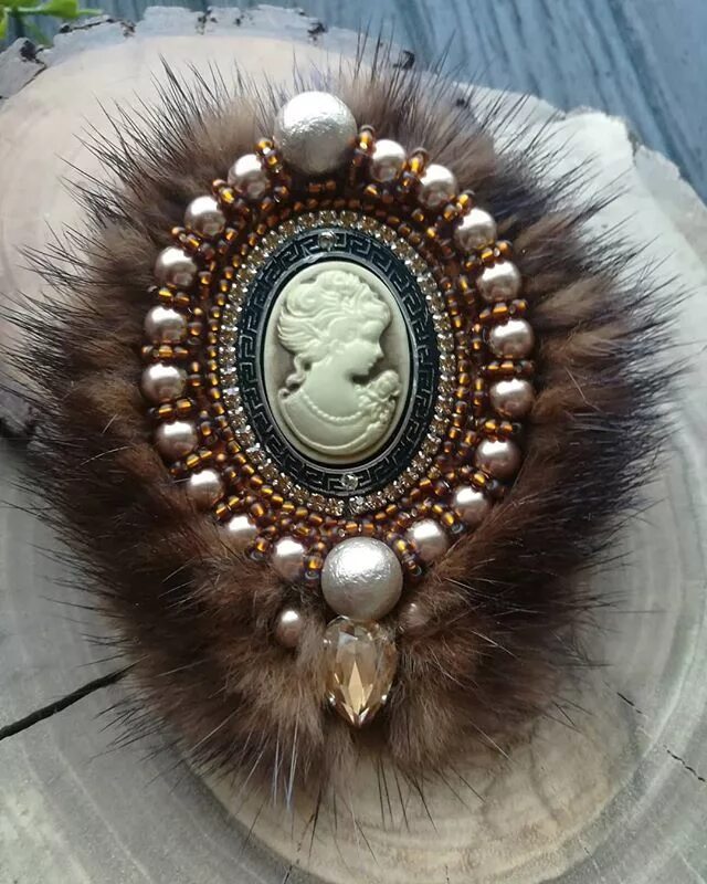 Украшения с мехом. ,hjif c vt[jv. Брошь с мехом. Украшения с мехом. Брошь из меха норки.