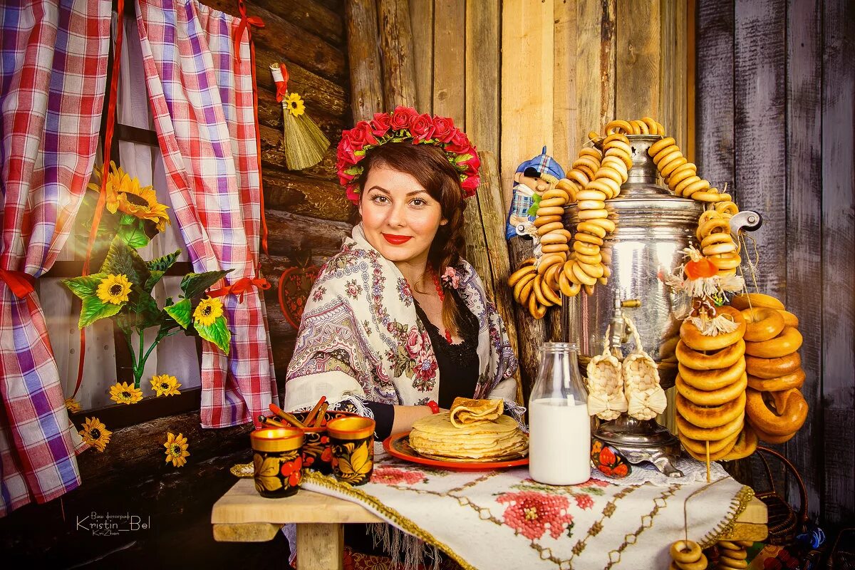 Масленичные посиделки сценарий. Масленица фотосессия. Фотозона в народном стиле. Посиделки у самовара. Фотосессия в стиле Масленица.