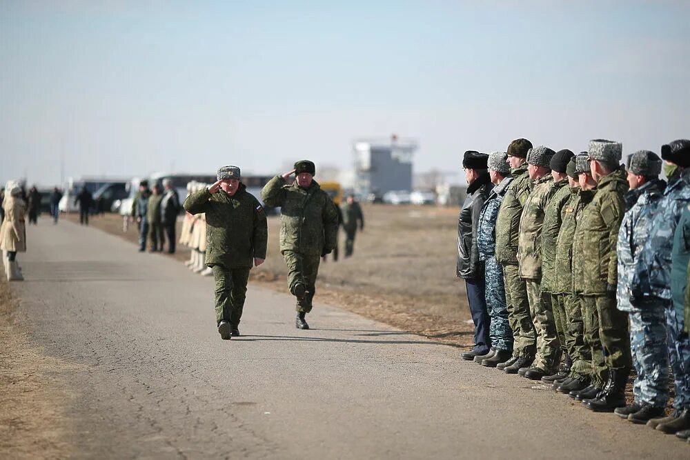 Андрей Бочаров наградил участников полевых сборов на Прудбое