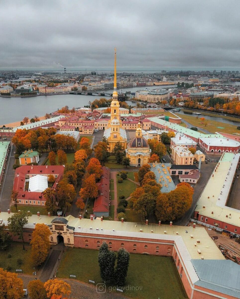 Крепость в санкт петербурге. Петропавловская крепость в санкт-петербурге. петропавловская санкт-петербургская крепость. питер петропавловская крепость. петропавловске крепость.