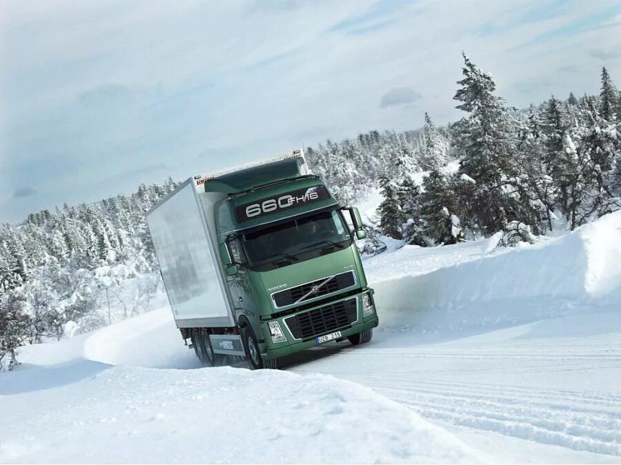 Зимний грузовик. Volvo fh16 6x4. Фура Volvo fh16. Вольво fh16, на зимнике. Volvo FH Snow.