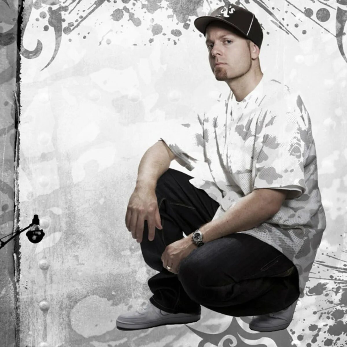 Диджей в тени. Диджей в тени обои. Диджей шадоу Вакс. DJ Shadow - the Outsider.