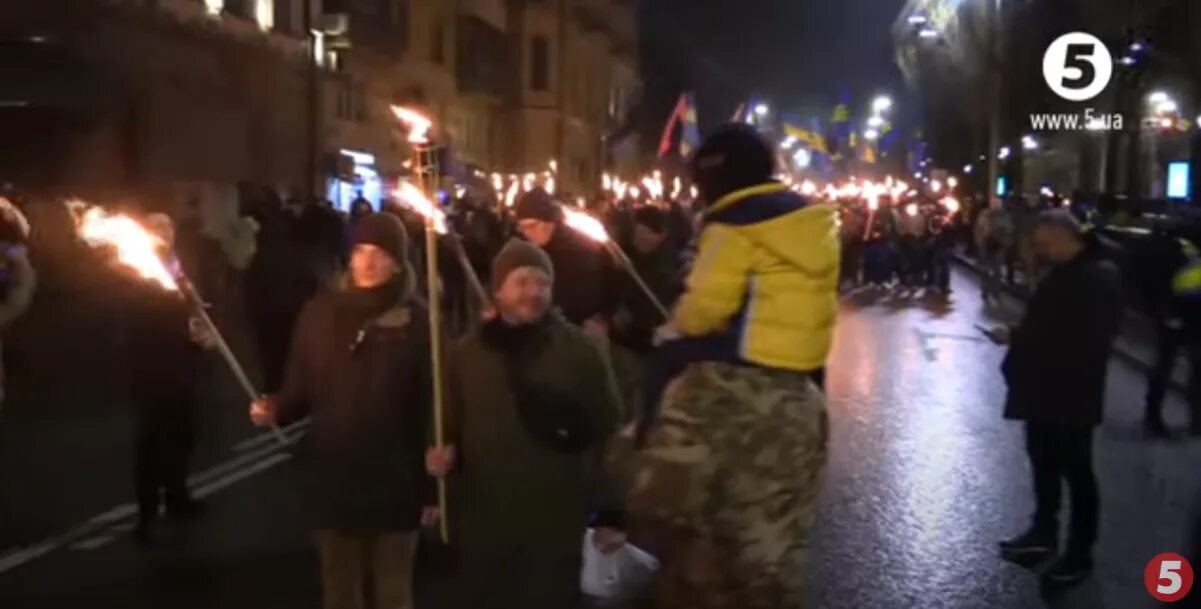 1 января киев факельное шествие