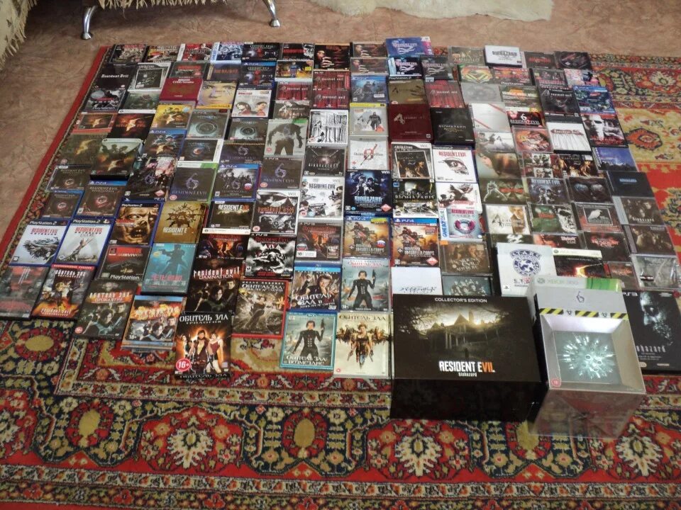 Resident evil collection. Resident Evil коллекция. Resident Evil GAMECUBE коллекция. Resident Evil коллекция дисков. Коллекция стилбуков Resident Evil.