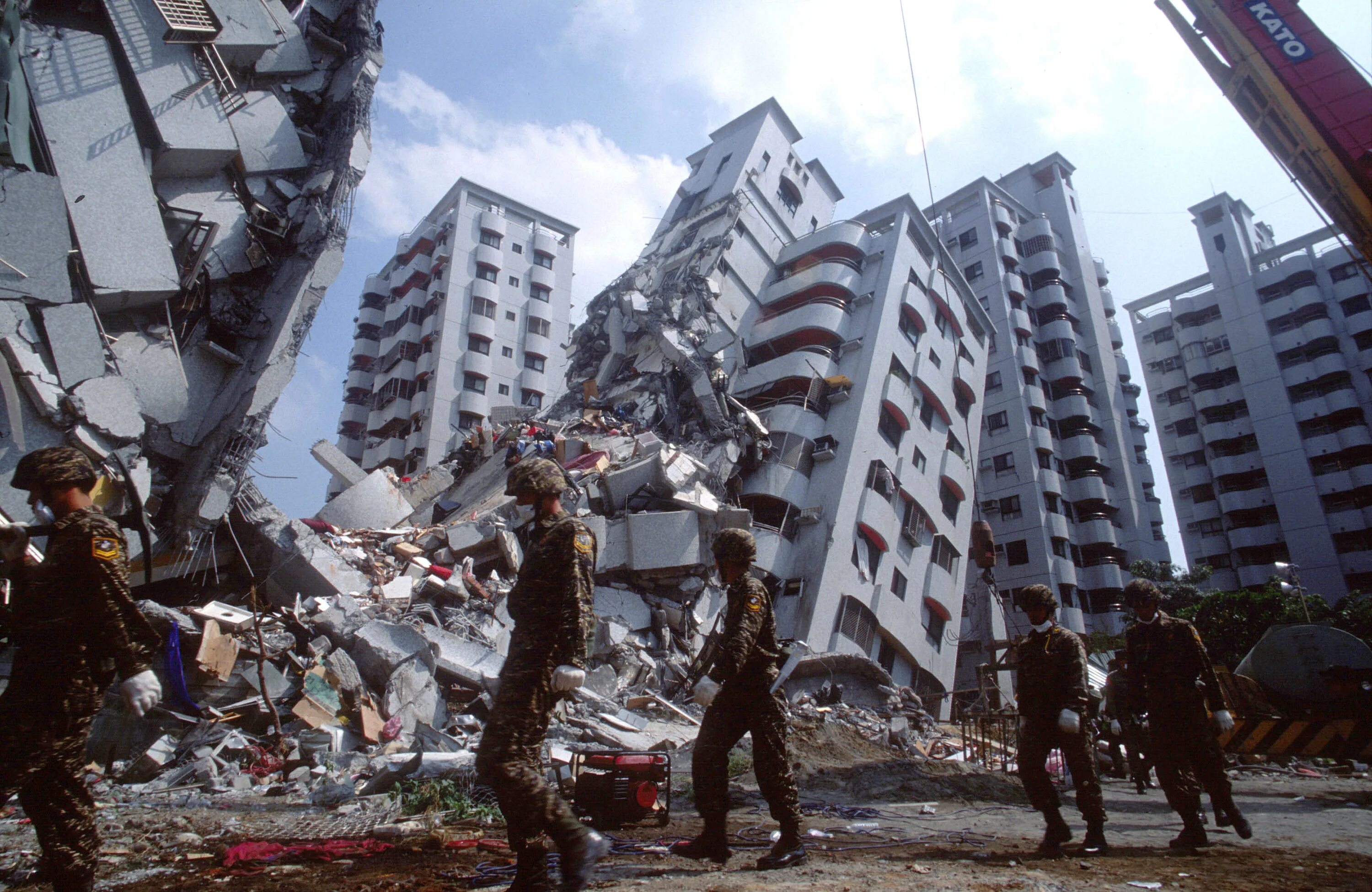 Тянь-Шань землетрясение 1976. Землетрясение в Молдавии в 1977. Землетрясение в Турции 2023 разрушения. Землетрясение в Румынии.