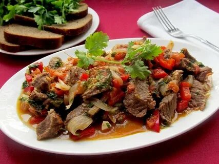 Шампиньоны с мясом и овощами