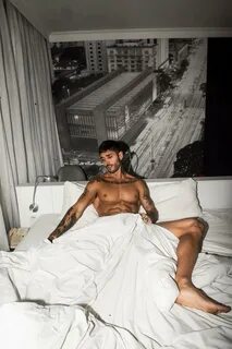 DYO Magazine. liberou seu lado radical em ensaio sensual realizado em São P...