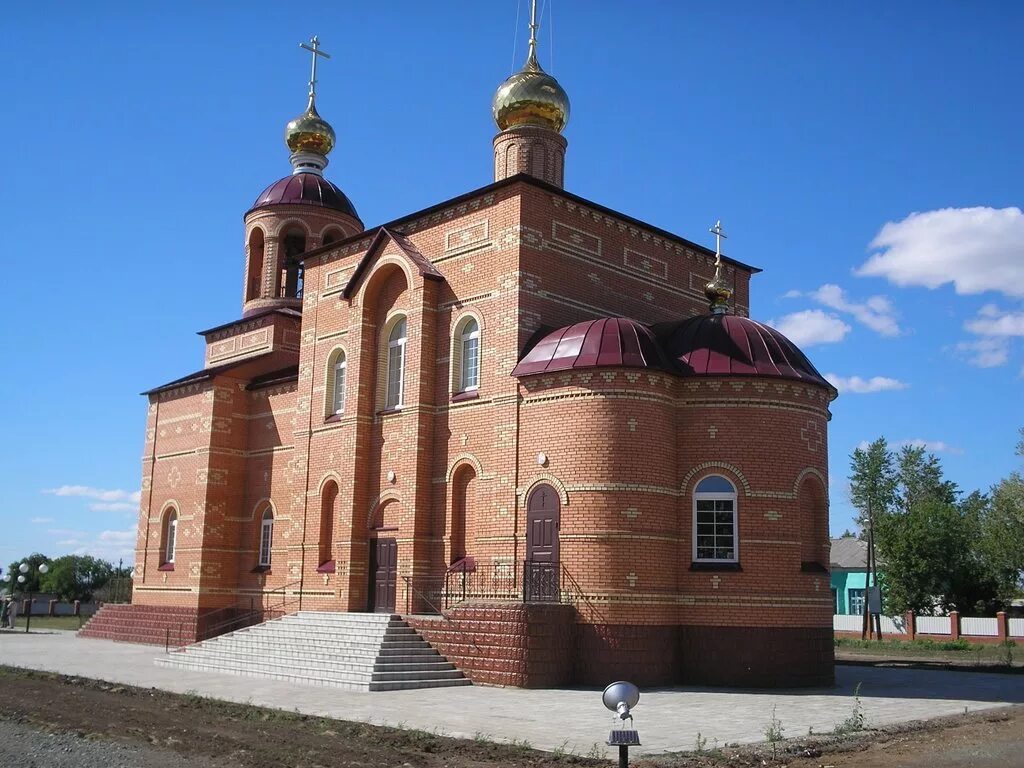 П красноярский оренбургская. Станция Айдырля Оренбургской. Церковь п.Айдырля Красноярск. Железнодорожная станция Айдырля. Храм в Айдырля Кваркенский район.