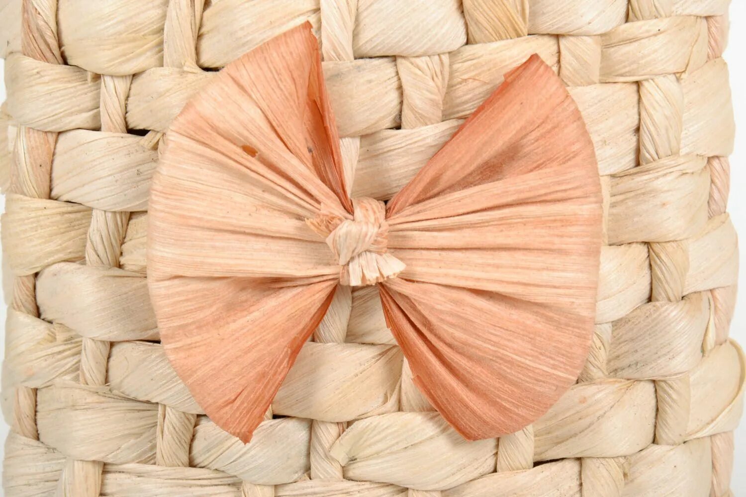 Цветы из листьев кукурузы. Цветы из кукурузы. Цветы из талаша. Красивые цветы из листьев кукурузы. Цветы из кукурузных листьев.