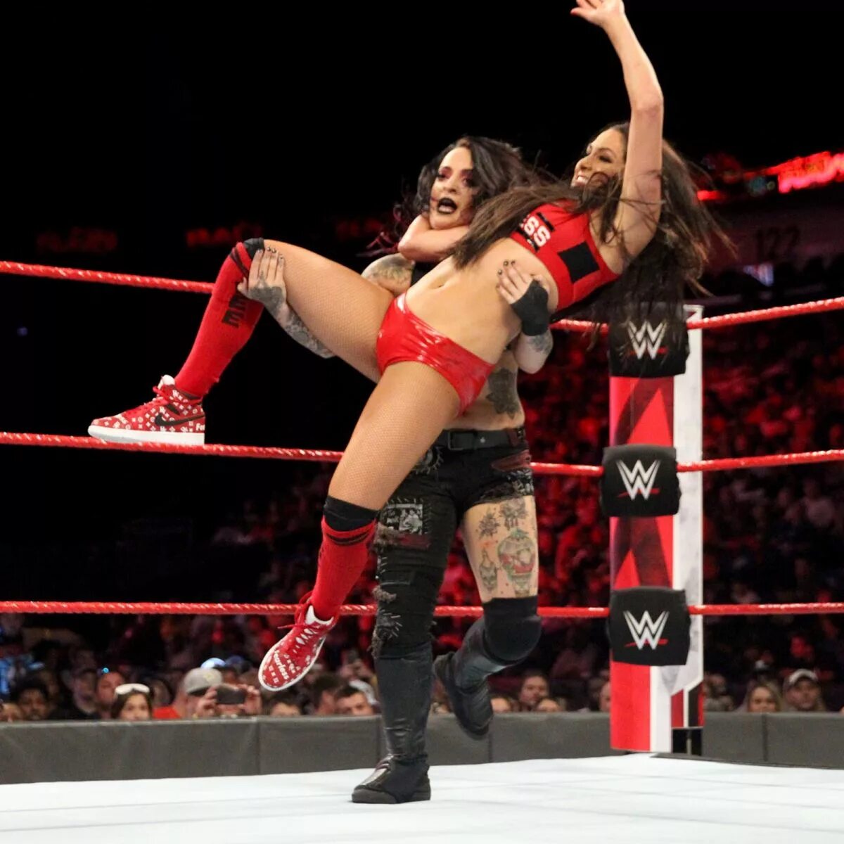 Женщины рестлеры. Nikki Bella. Nikki Bella 2021.