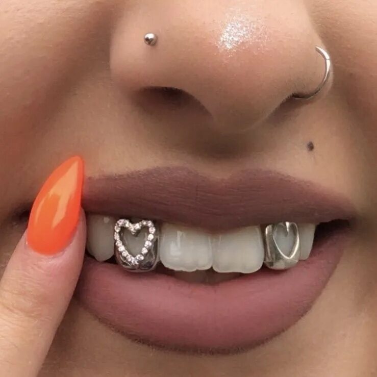 Прокол смайл как выглядит. Прокол смайл как выглядит. Прокол смайл как выглядит. Пирсинг уздечки верхней губы. Прокол смайл как выглядит.