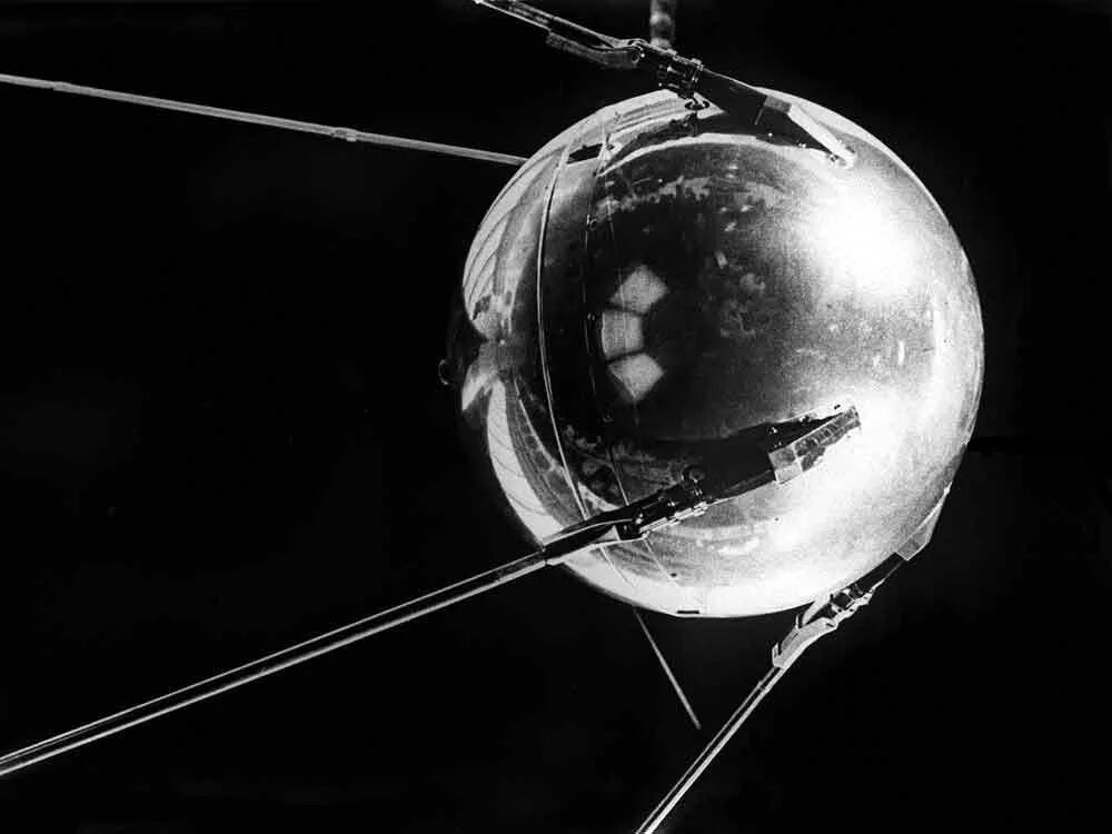 Первый спутник 1957. 4 октября первый искусственный спутник земли 1957. 4 октября первый искусственный спутник земли 1957. 4 октября первый искусственный спутник земли 1957. Первый спутник 1957.
