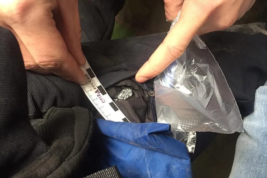 Досмотр карманов. Личный досмотр наркотики. Досмотр карманов. Досмотр карманов. Личный обыск наркотики.