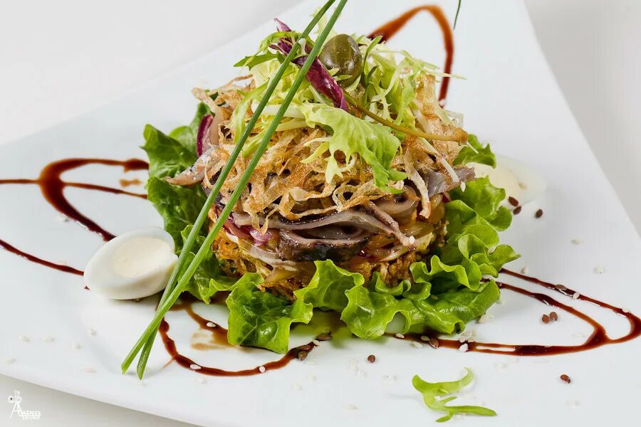 шеф повар салат. летние салаты в ресторанах. салат от шеф повара ресторана. салат фирменный. летние блюда в ресторанах.