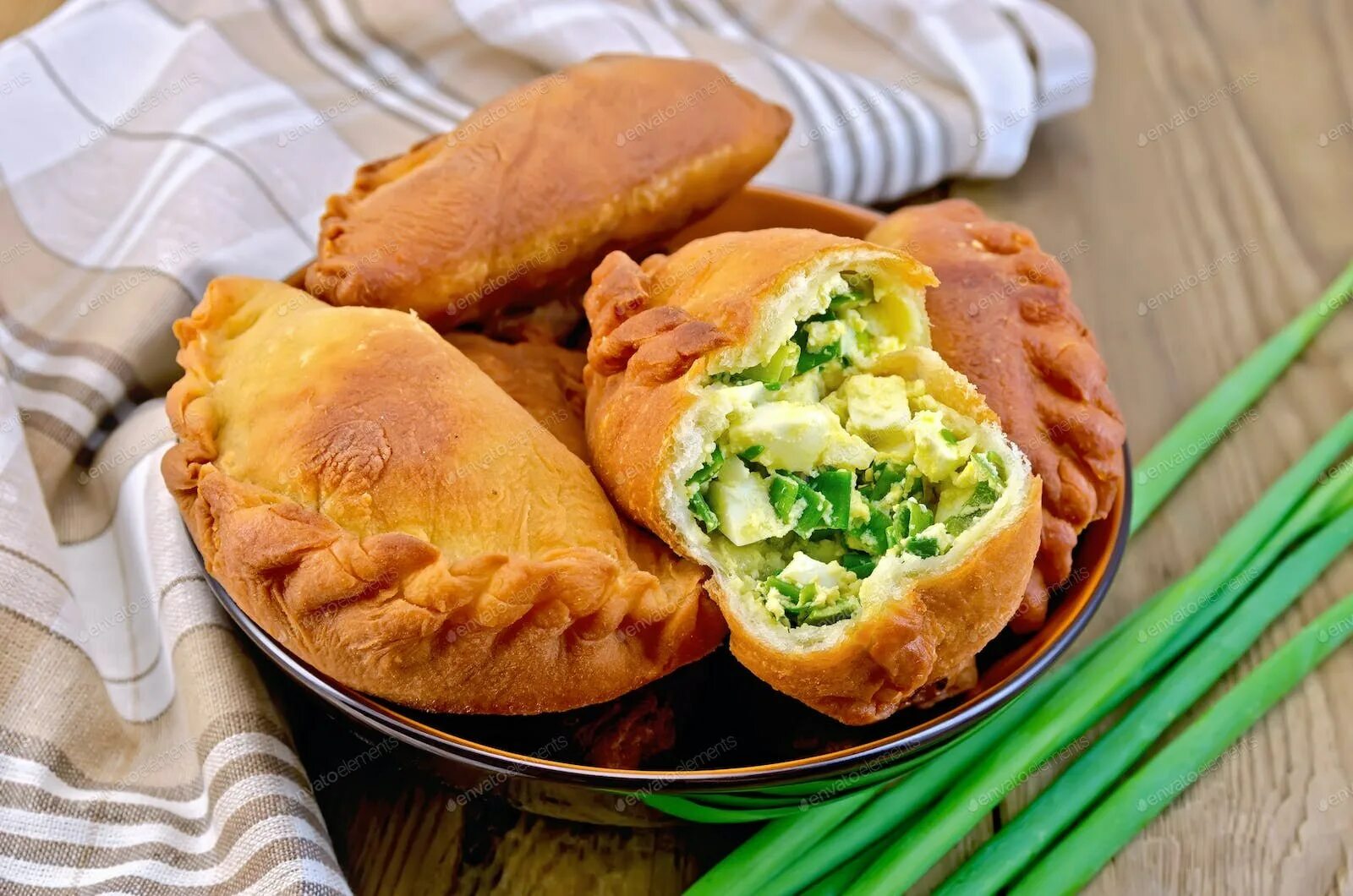 Жареные пирожки с зеленью
