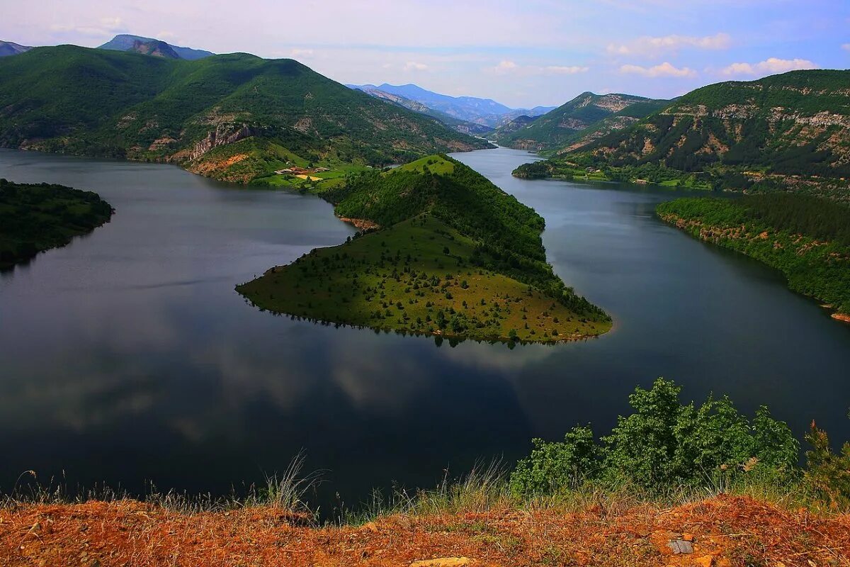 Полуостров Ллин. Насер (водохранилище). Водохранилище Кариба. Ллин пвил озеро. Далекое водохранилище