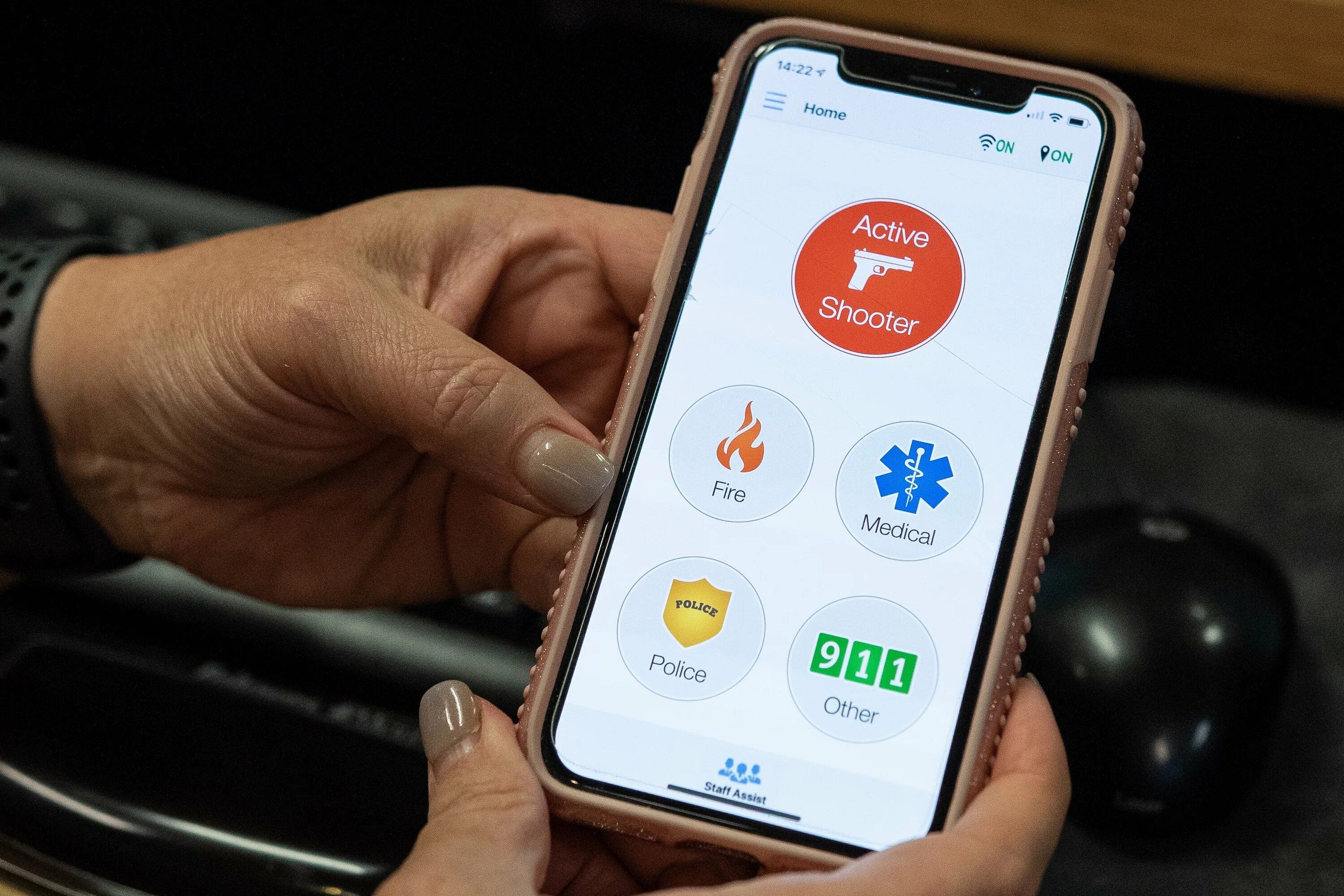Beta safety phone app. Приложение safety watch. Safety app. Кампус приложение. Приложение safety watch.