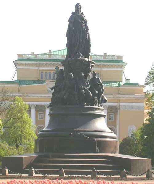 Михайловский парк памятник екатерине. Памятник екатерине в севастополе схема. В каком городе памятник е. Памятник императрице екатерине ii санкт-петербург. Памятник екатерине 2 в севастополе.