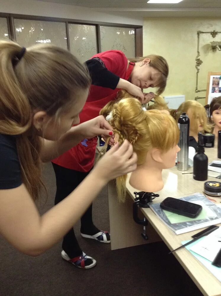 парикмахерское искусство. уроки парикмахерскому искусству. мастер классы по парикмахерскому искусству. обучиться парикмахерскому искусству. курсы парикмахера.