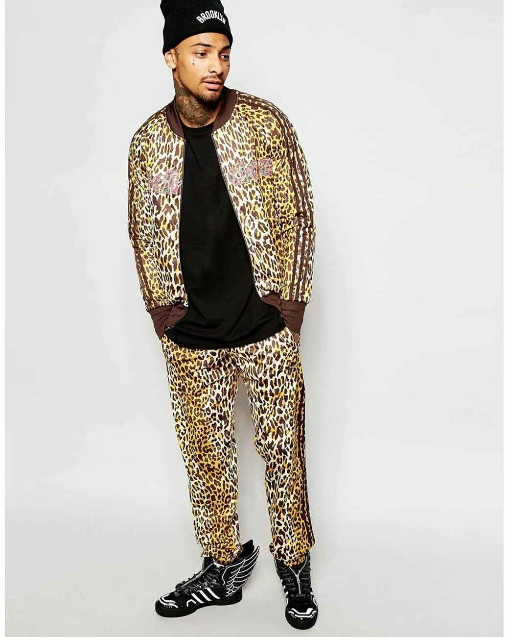 Jeremy scott leopard. Adidas jeremy scott leopard jacket. adidas originals леопардовые. adidas jeremy.leopard pants.