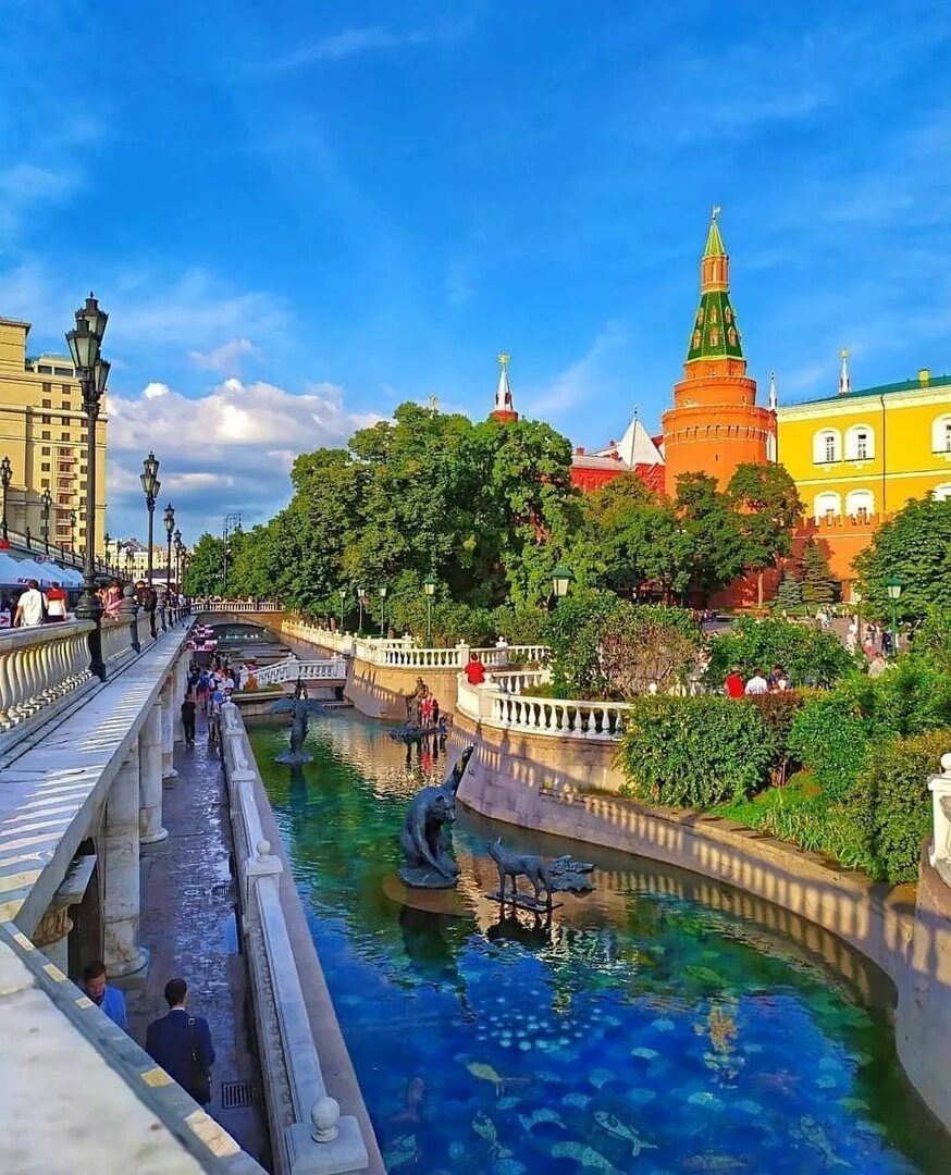 Александровский сад Москва. Александровскрйисад Москва. Александровский сад МО. Александровский сад Москва лето. Московский замечать