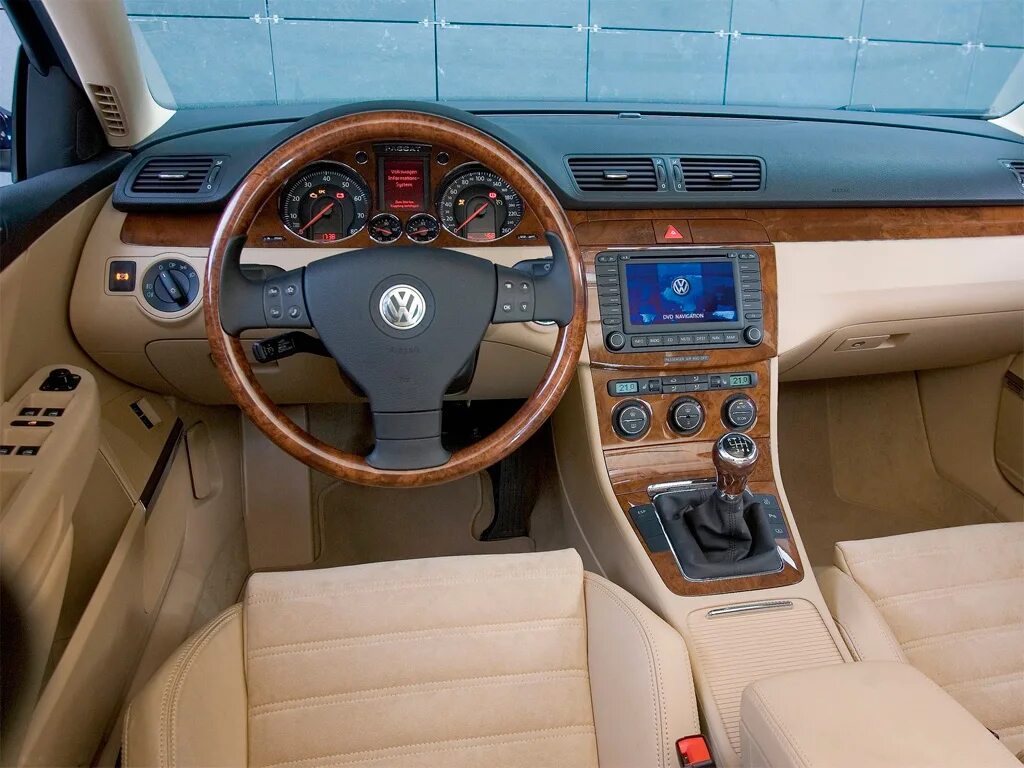 Что делает б6. VW Passat b6 Interior. VW Passat b6 салон. Фольксваген Пассат б6 седан. Фольксваген Пассат в6 2005.