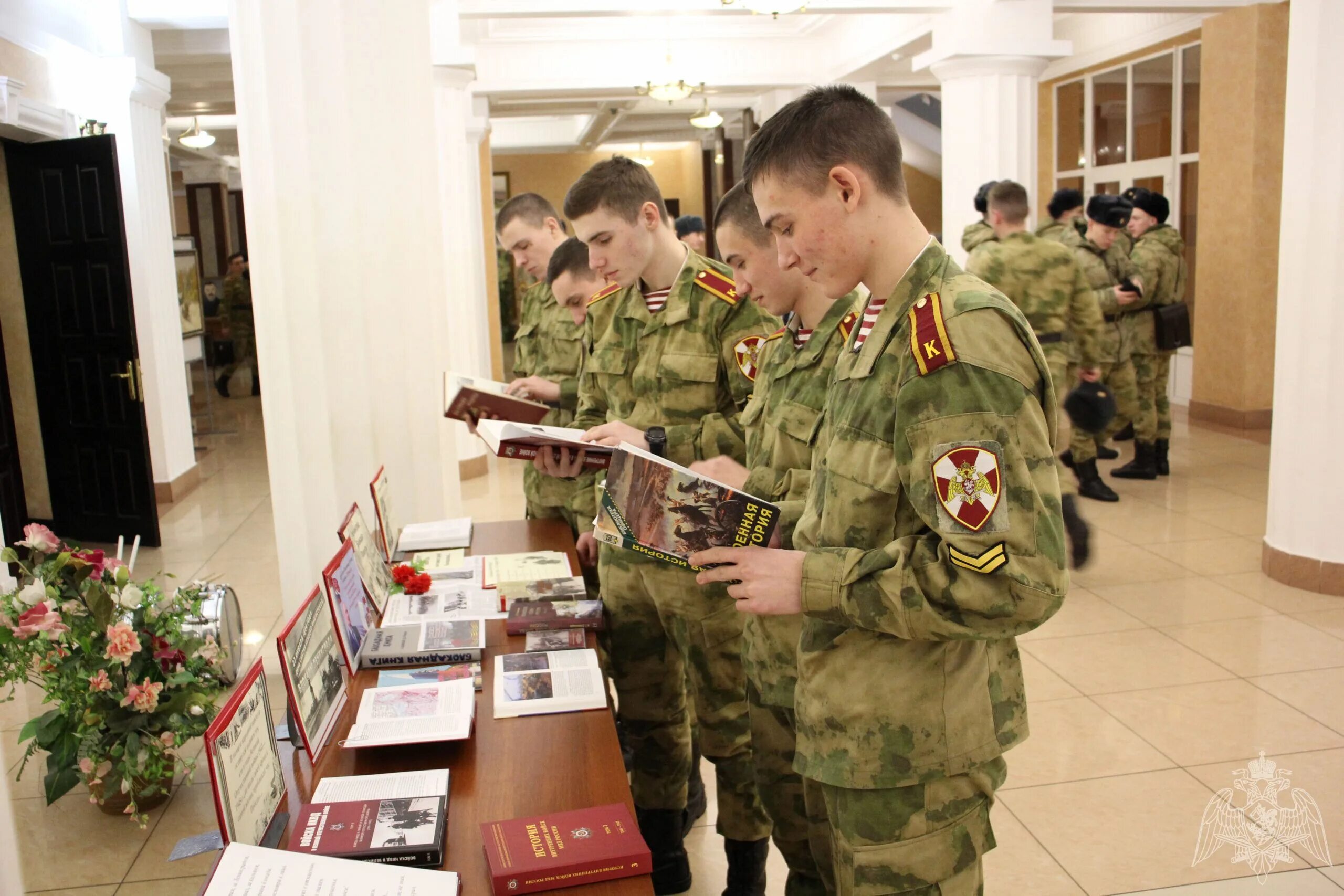 Саратовский военный институт ВНГ РФ. Институт войск национальной гвардии Саратов. Саратовский военный ордена Жукова Краснознаменный институт ВНГ РФ. Саратовский Краснознамённый институт ВНГ. Институты национальной гвардии рф