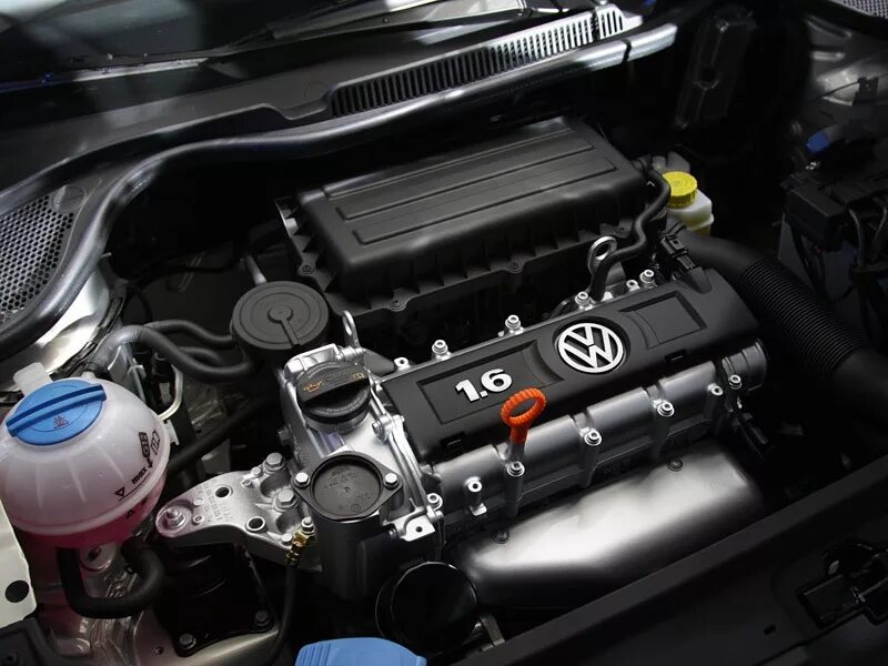 Volkswagen polo 1.6 двигателя. Двигатель поло седан 2011. Мотор Фольксваген поло седан 1.6. Двигатель поло седан 1.6. Поло Фольксваген 2011 мотор.