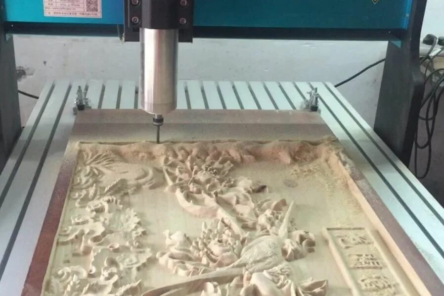 На поверхностях любой формы. ЧПУ фрезер CNC 6090. Станки ЧПУ CNC Wood Router. 3 Д фрезер по дереву CNC. Деревообрабатывающий станок с ЧПУ для резьбы по дереву тех 325.