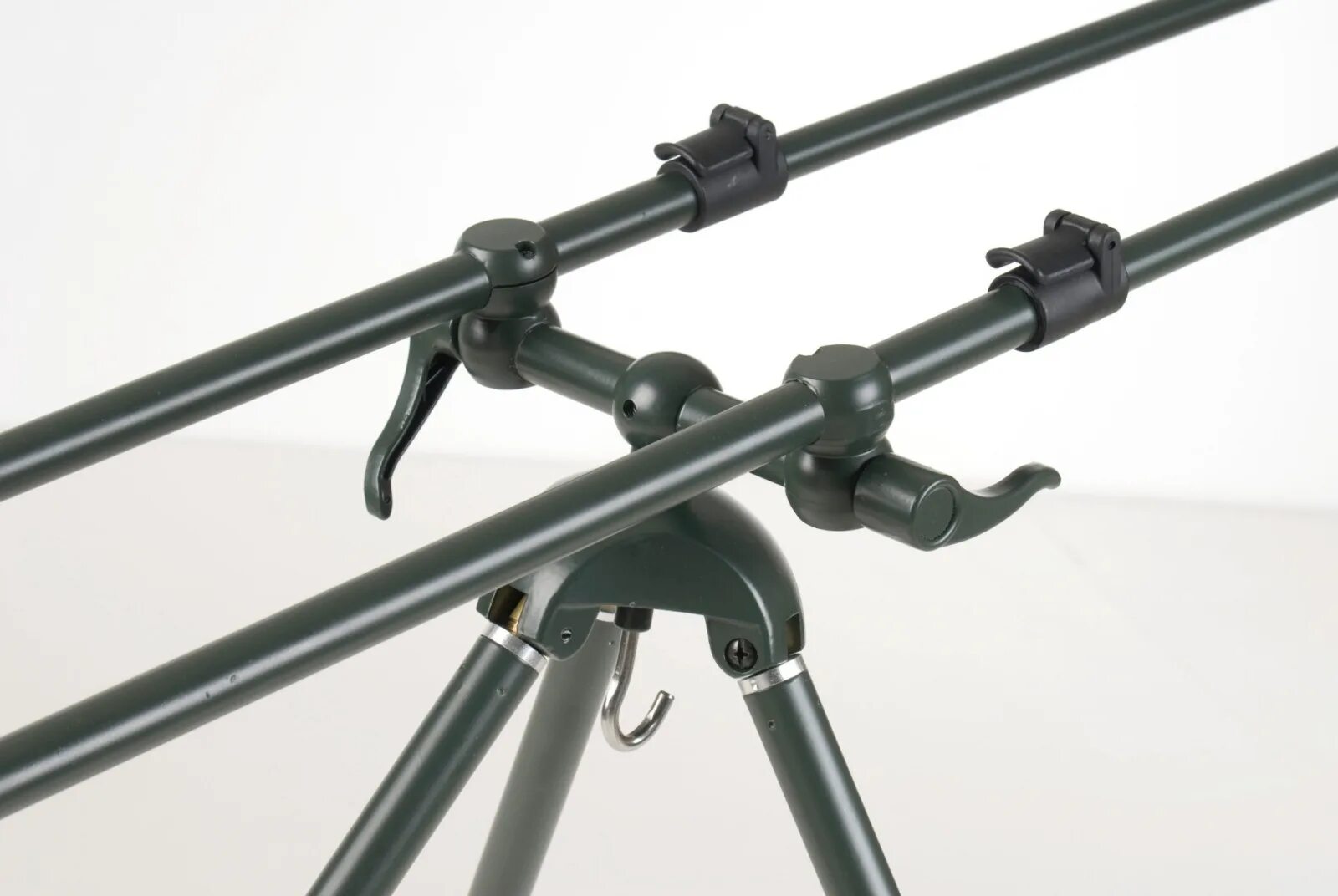 Род пода. Трипод для рыбалки Fox. Адаптер для треноги флагман. Тренога Preston Innovations Pro Tripod. Трипод для рыбалки Flagman.