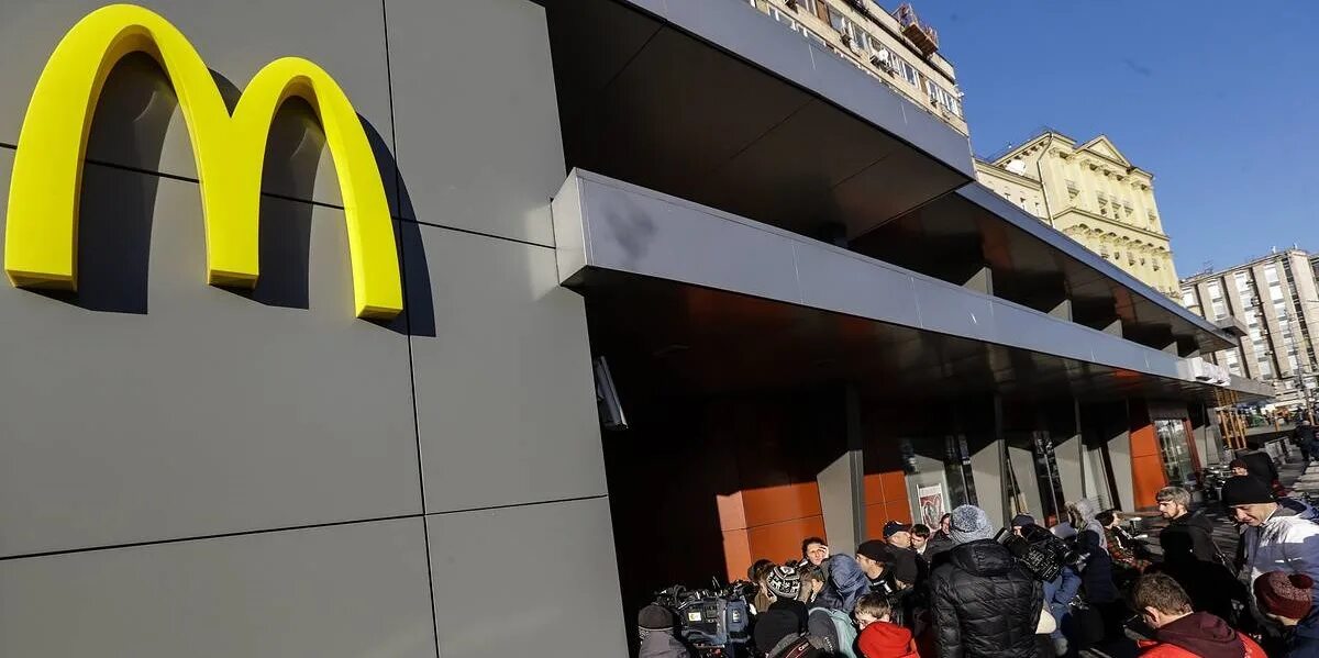 MCDONALD'S на Пушкинской. Метро Пушкинская макдональдс. Макдональдс на Пушкинской. Макдональдс открытие Видное.