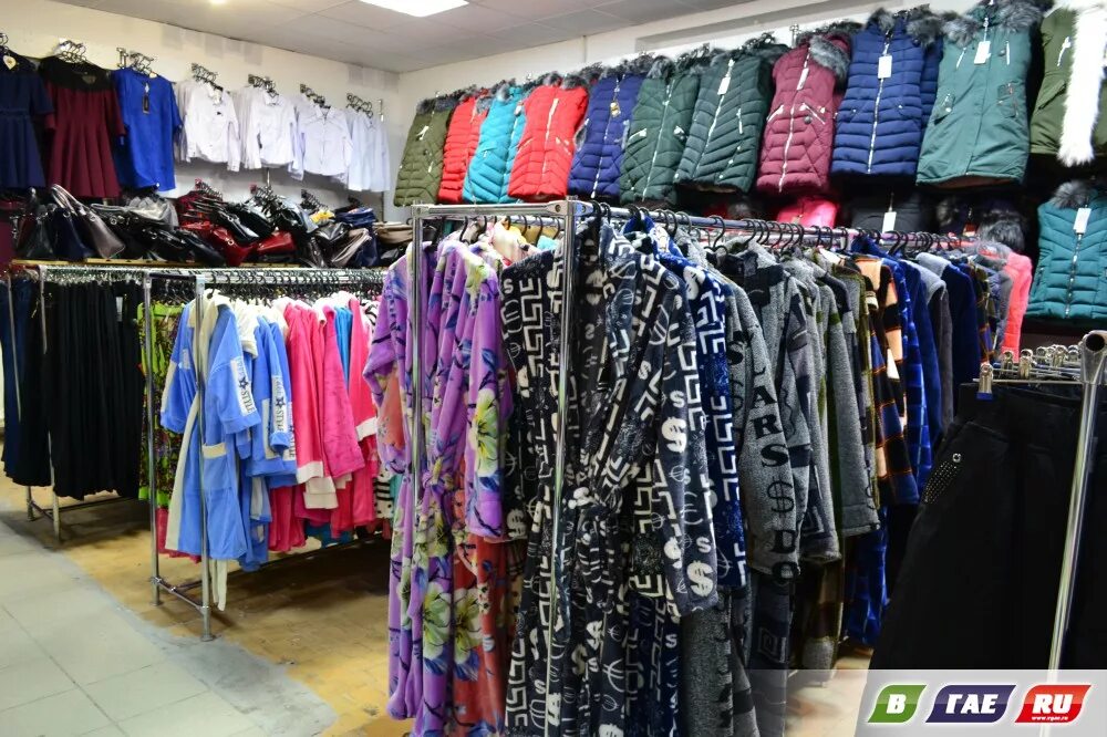 Магазин московская ярмарка. Дешевая одежда в москве. Московская ярмарка одежды. Магазин московская ярмарка. Московская ярмарка магазин одежды.