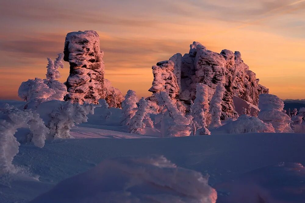Гора верблюд шерегеш. Скалы-останцы верблюды шерегеш. Скалы верблюды шерегеш. Гора верблюд шерегеш. Гора верблюд шерегеш.