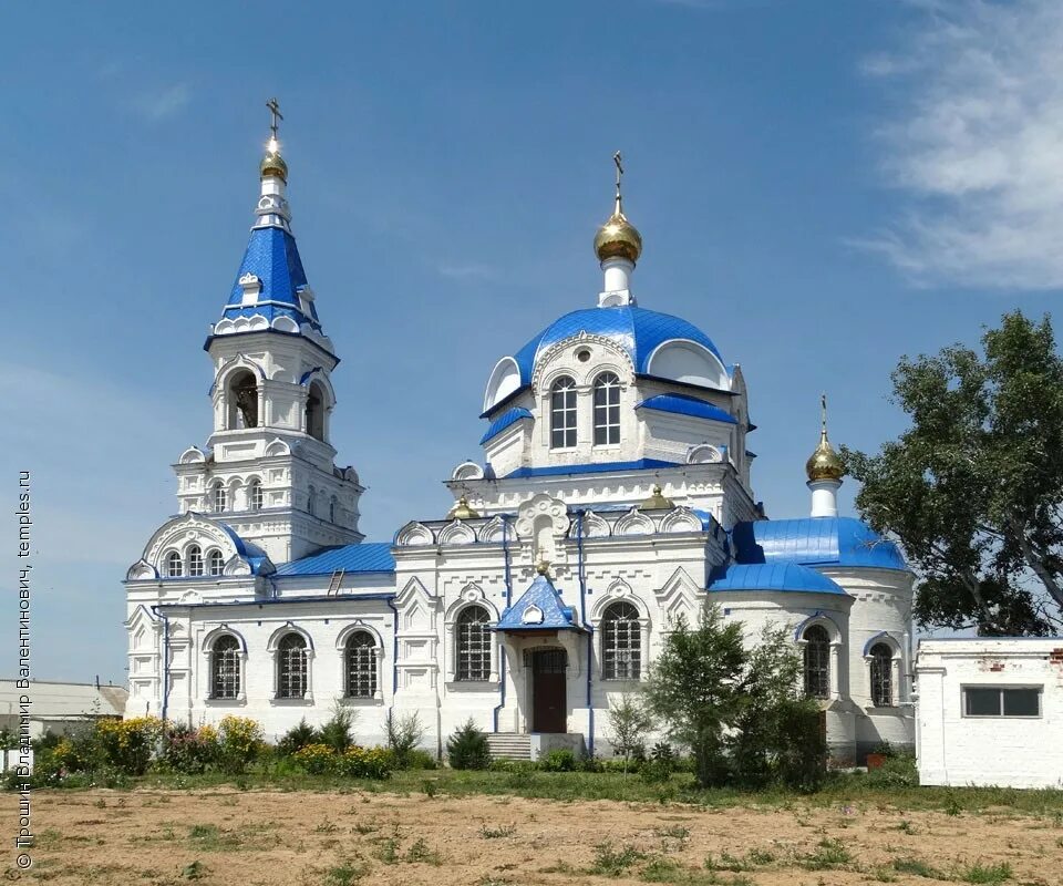 Черноярский район село. Храм в селе Старица Астраханской области. Село Старица Астраханская область Черноярский район. Церковь с.Старица Черноярский район Астраханская область. Церковь села Старица Астраханской области Черноярского района.