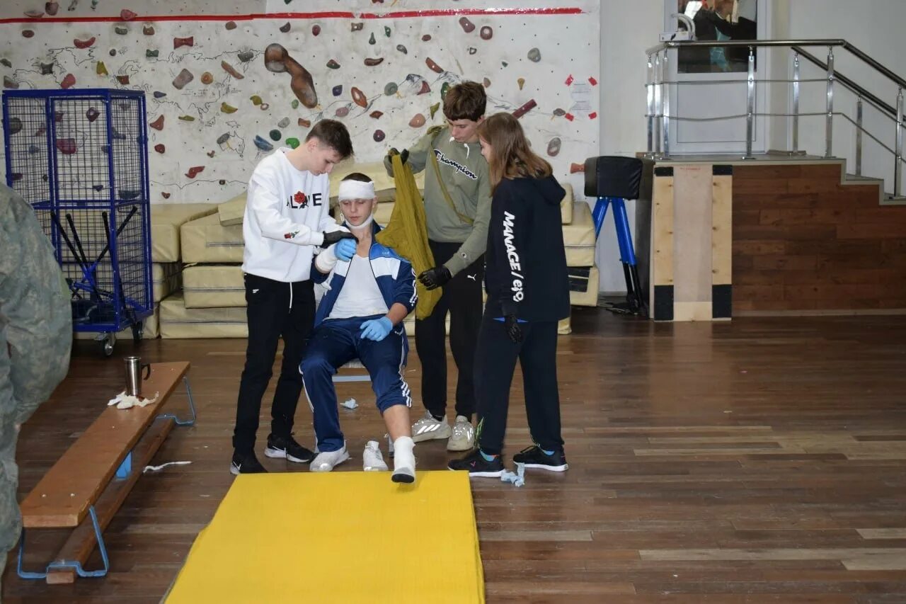 мчс спорт. соревнования по легкой атлетике. лыжные гонки. школьные спортивные соревнования. соревнования е.