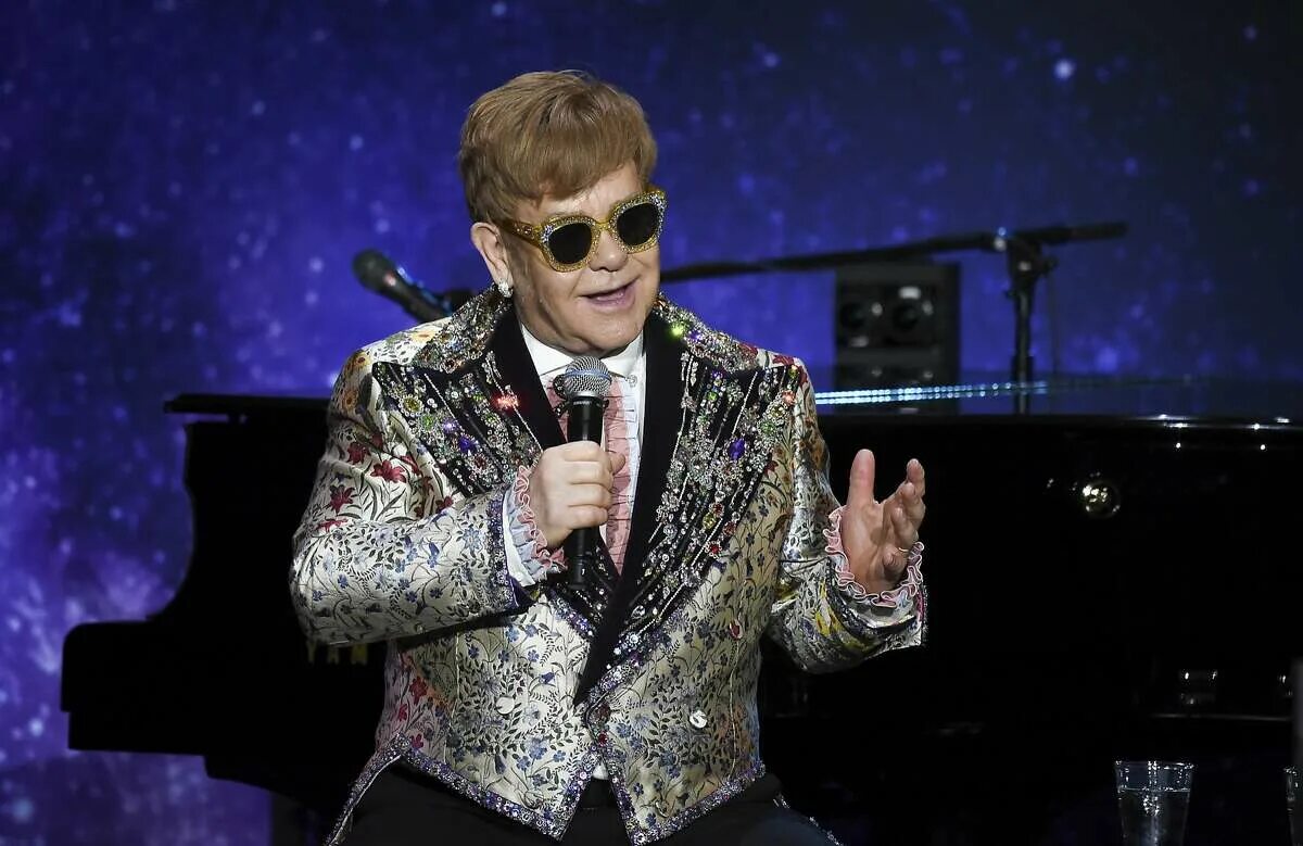 Элтон джон википедия. Эдтон Дж. Elton John. Elton John 2023. Элтон Джон 2024.