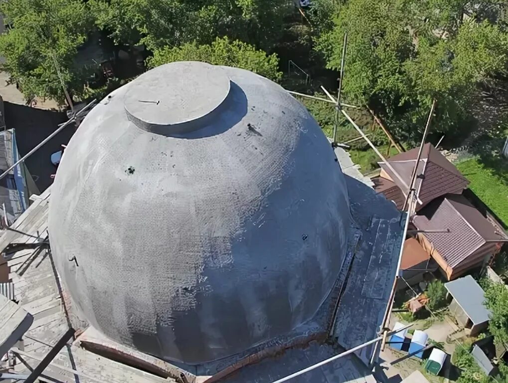 Железобетонный купол. Опалубка для купола. Бетонный купол. Монолитный купол из бетона.