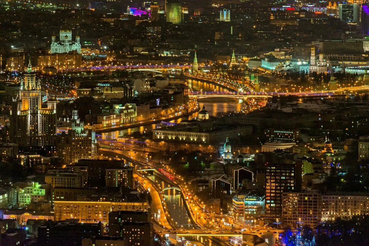 Москва с птичьего полета. Ночная Москва с высоты птичьего полета. Вид ночной Москвы с высоты птичьего полета. МОСКВАС высоты птичьего полета