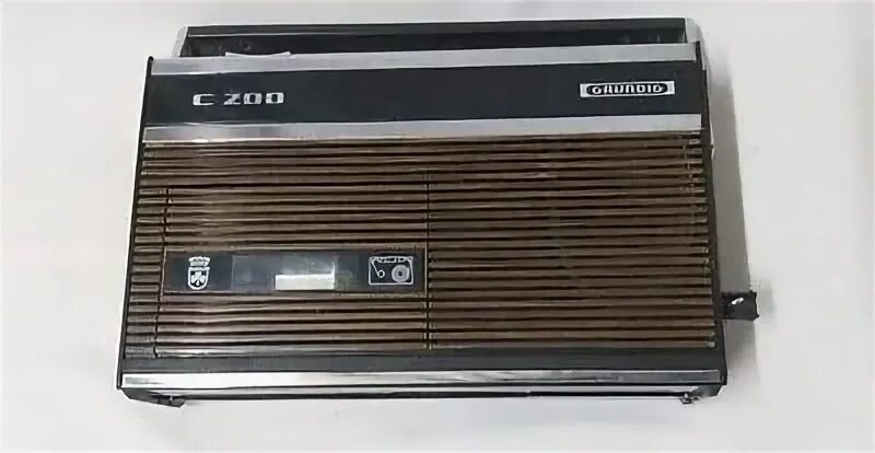 200 кассет. Grundig c450. Grundig c4500. Грюндик аудиоплеер кассетный. Грюндик проигрыватель виниловый 1965.
