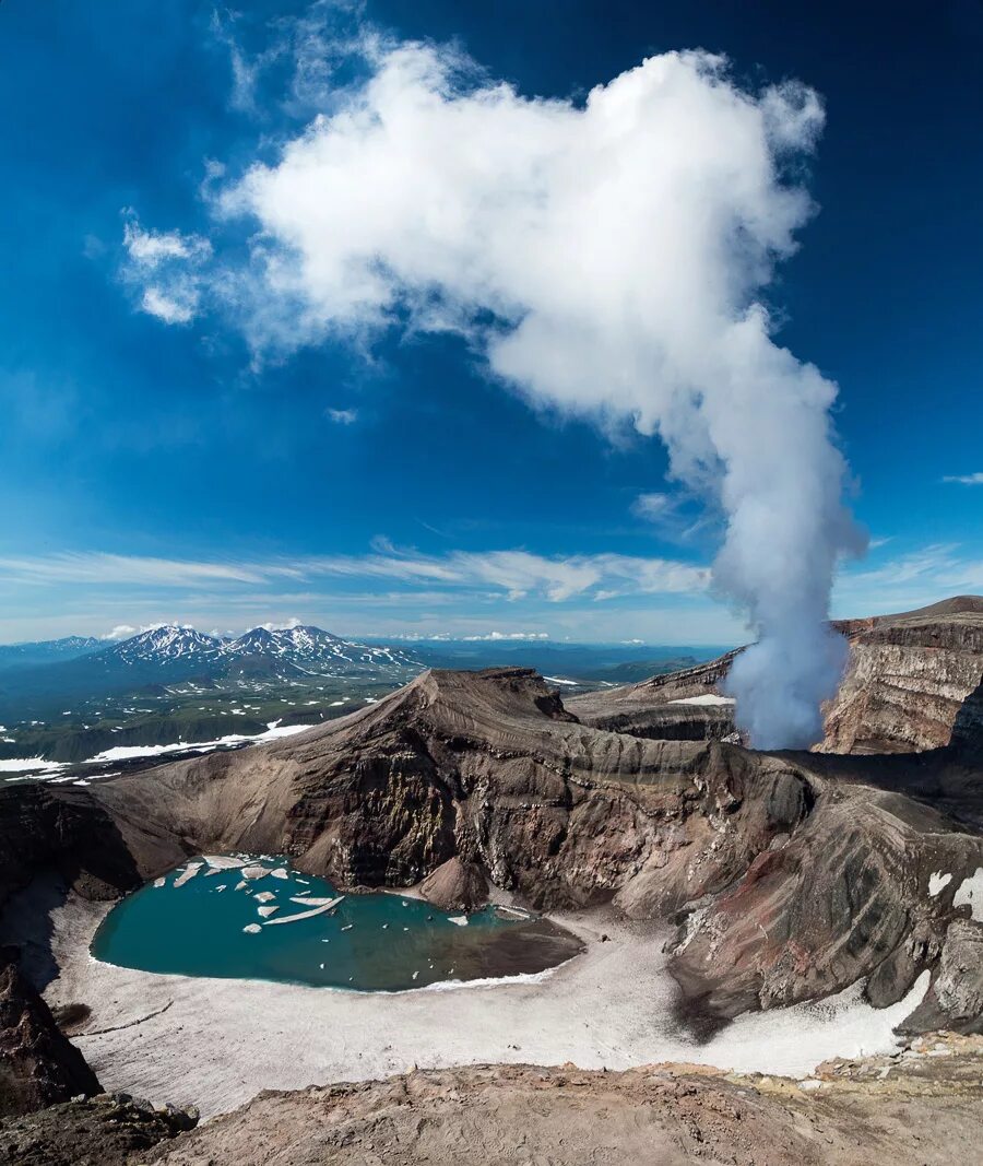 Кроноцкий заповедник долина гейзеров. Долина хаукадалур исландия. Вулкан гейзер. Исландия вулканы и гейзеры. Вулканы камчатки вулкан гейзеров.