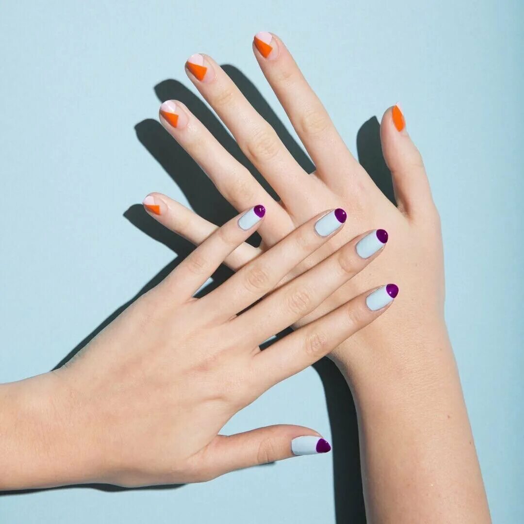 Маникюр 2. Маникюр 2. Маникюр 2. Маникюр 2 цвета. Маникюр лиловый с серым.