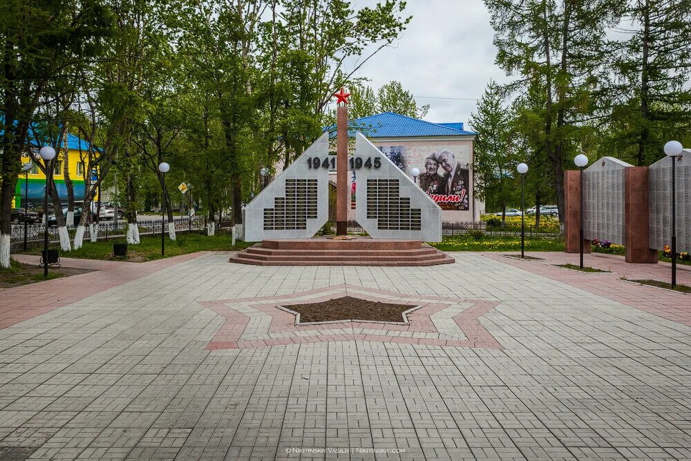 Елизово ул ленина. Памятники в Елизово. Памятник Елизово Камчатка. Площадь город Елизово. Памятник Ленину в Елизово.